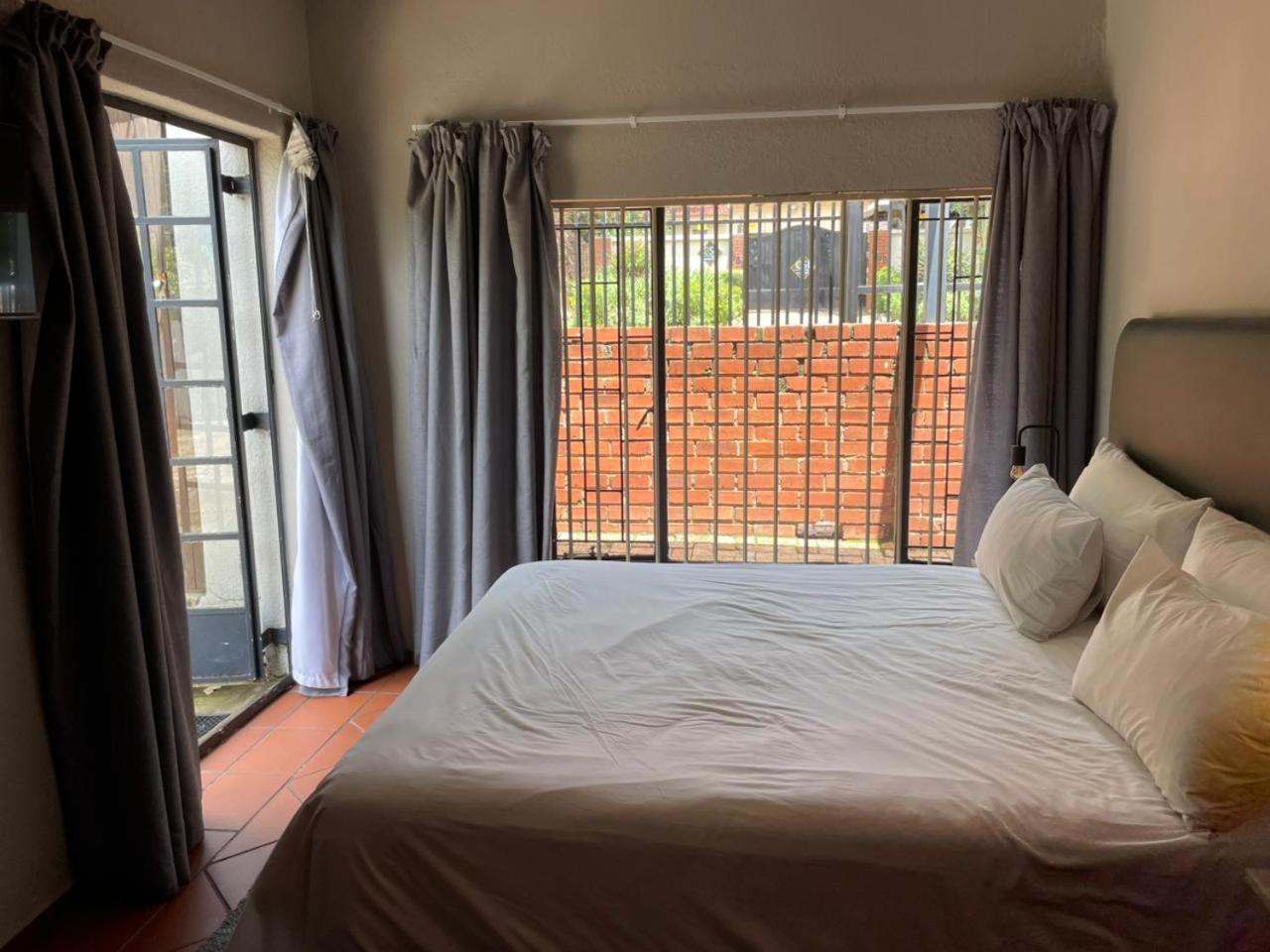 野生桃子酒店 Pretoria-Noord 外观 照片